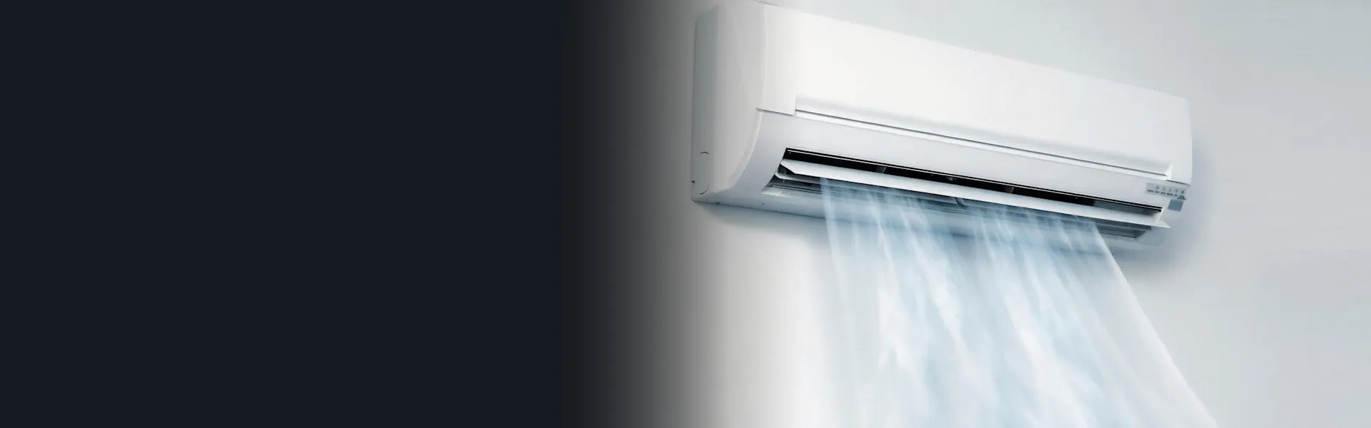 Witte wandairco blaast koele lucht de ruimte in