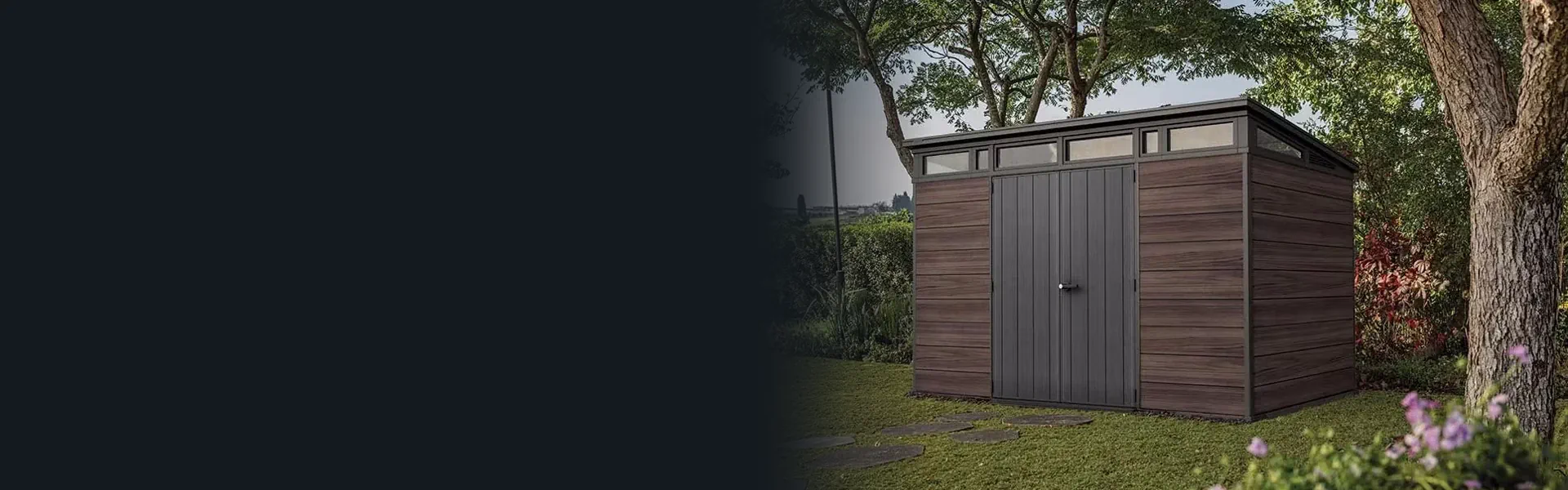Tuinhuis op maat in een groene tuin